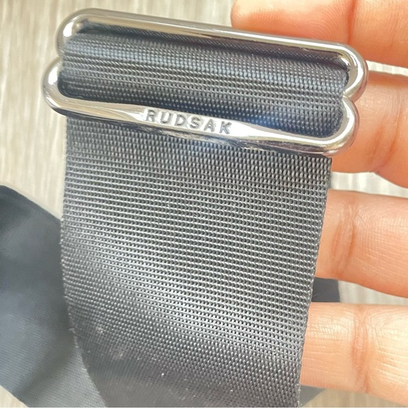 RUDSAK Black Crossbody Bag with Adjustable Strap - Picture 6 of 9